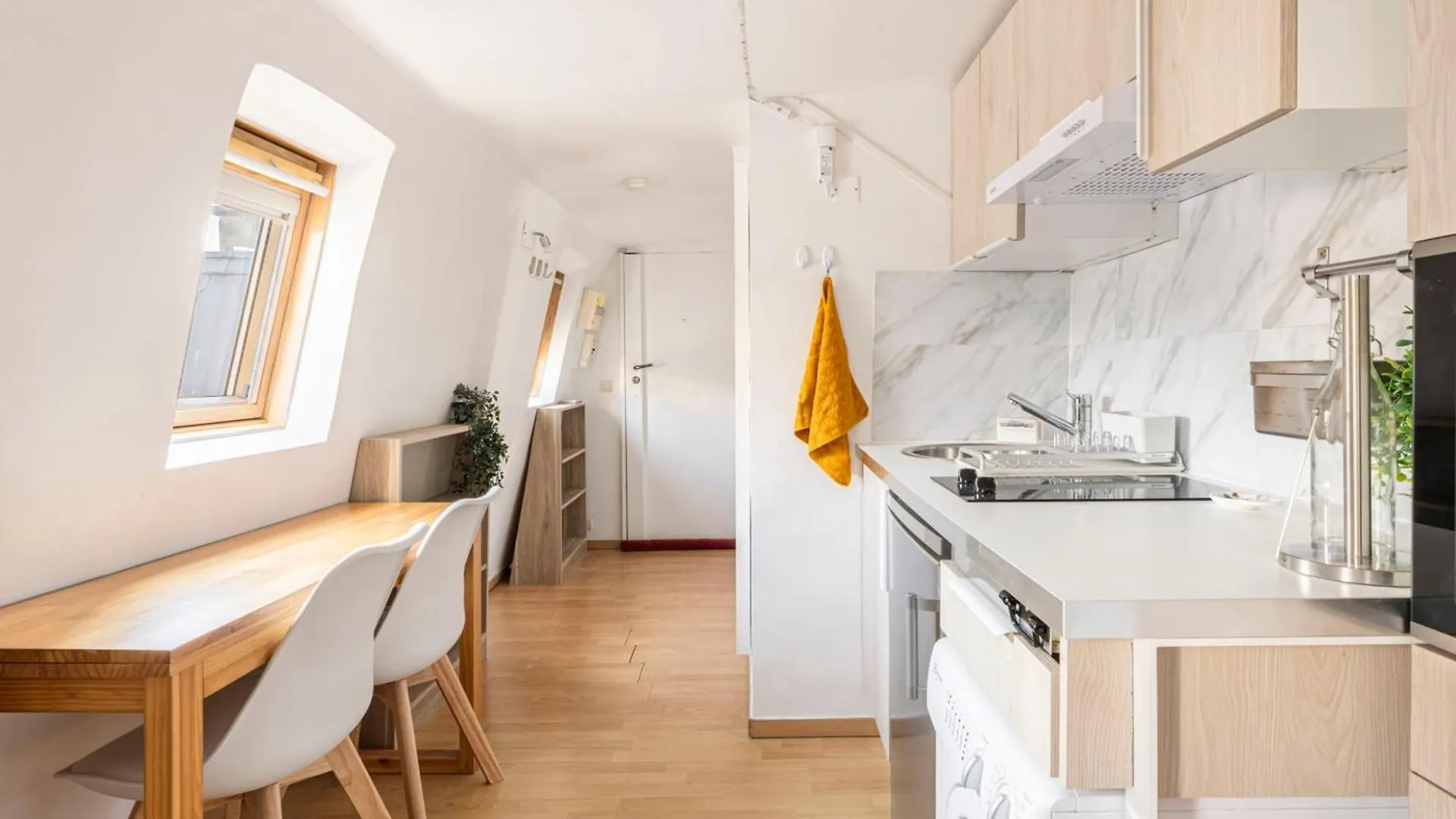 Cozy Apartment Near Musee Grevin - N210 Paris